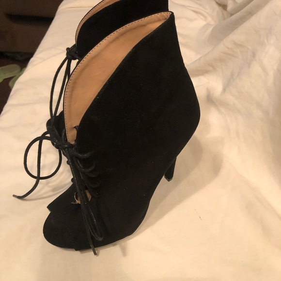 Just fab lace up booties sz 7 guc some wear - Picture 4 of 12